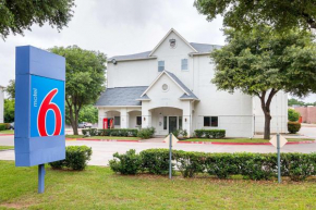 Отель Motel 6-Grand Prairie, TX - Near Six Flags Drive  Гранд Прейри